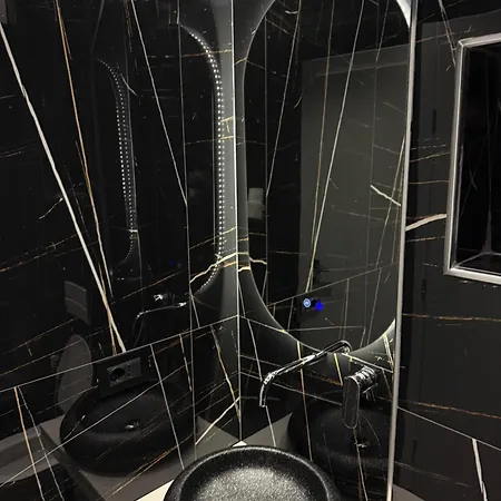 Twin Luxury Penthouses 아파트 *