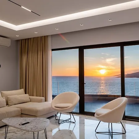 Twin Luxury Penthouses 公寓