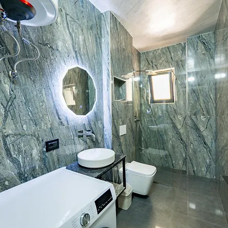 Day Lux Superior Sarandë