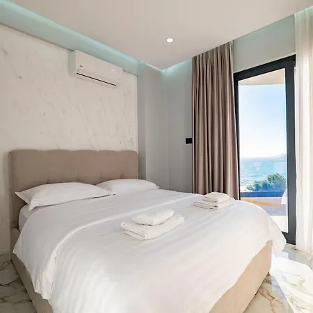 Day Lux Superior * Sarandë