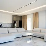 Day Lux Superior * Sarandë